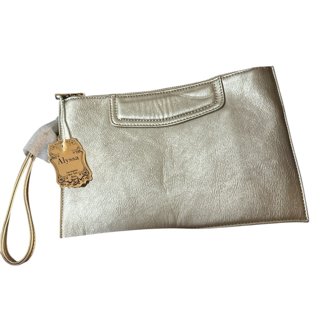 NWT Alyssa lead safe leather Gold Clutch with Wristlet large size so cute 🥰 - Picture 1 of 10
